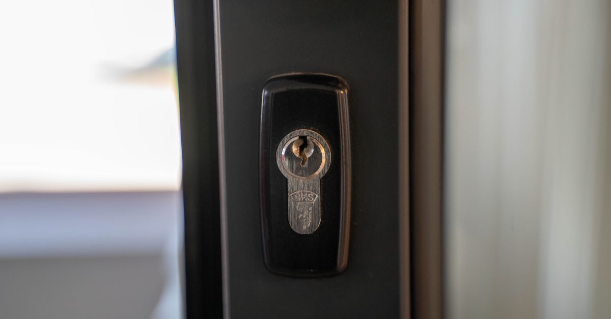 locksmith service technician — Surf City Locksmiths